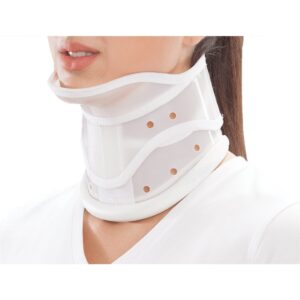 Tynor Adjustable Cervical Collar Hard With Chin (Medium)